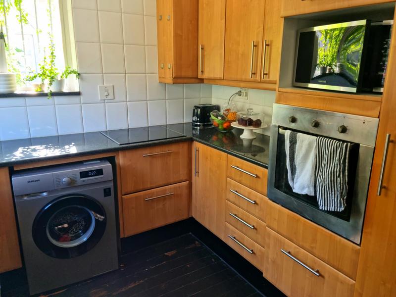 4 Bedroom Property for Sale in Green Point Western Cape